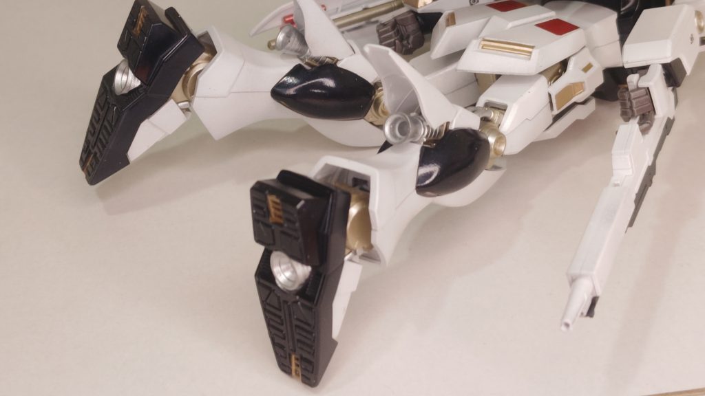 黒はキャンディ塗装でテッカテカです