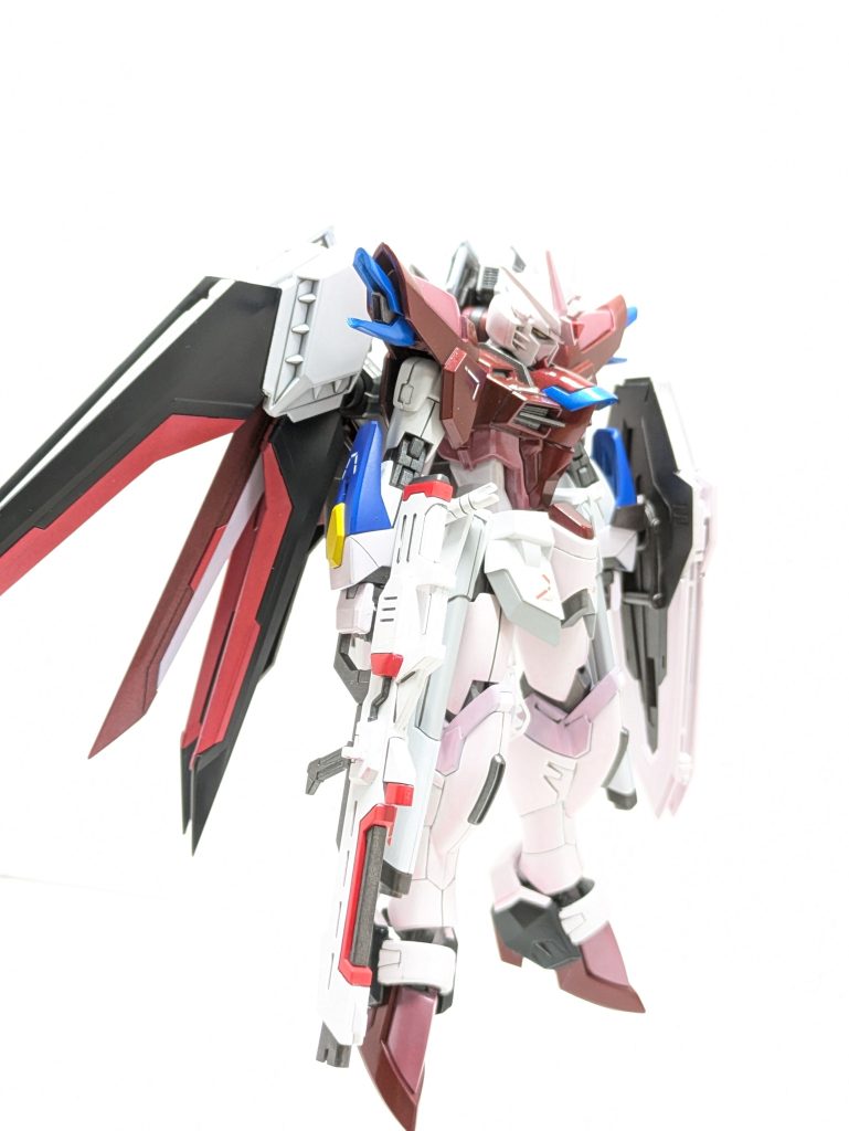 ウイングの部分はエールストライカーをイメージ