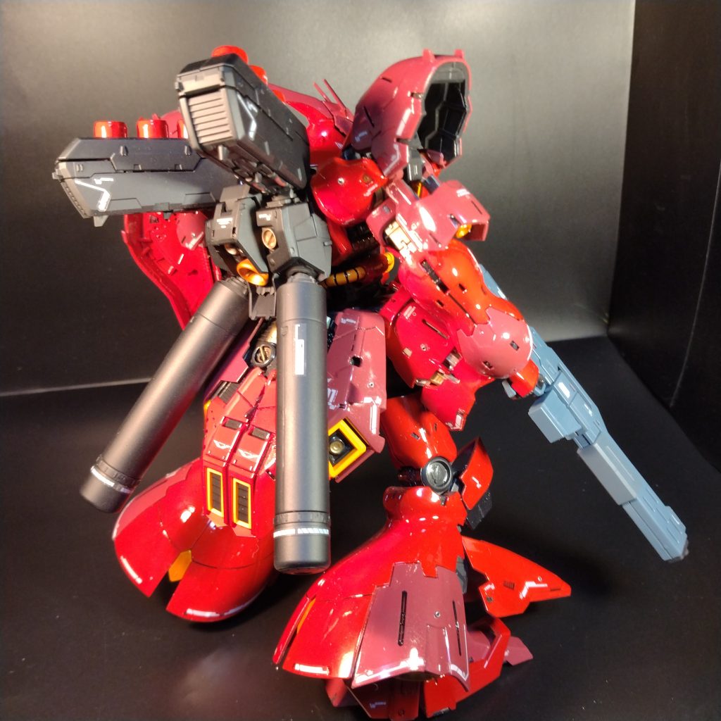 でもこのRGサザビー！作ると凄く納得行くキットだと感じます！もう４回は作ってます！