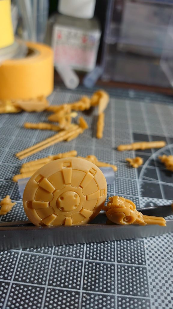 シールドのモールド彫りおこしが一番キツかったですね😅