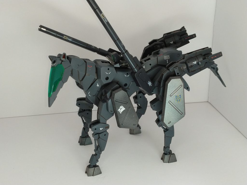 お馬さんは30mmにいろいろくっ付けてますキャノン砲を付けると溢れ出るゾイド感(zaku-kao4)