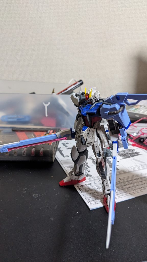 当初ソードパックを両肩につけシュベルトゲベールを2本マウントしたかったのですが断念