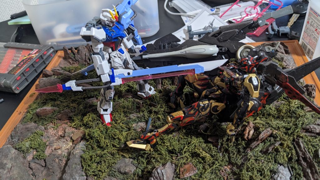 以前制作したジオラマ台に乗せてみました実際にはルブリス相手に勝てるだろうか…