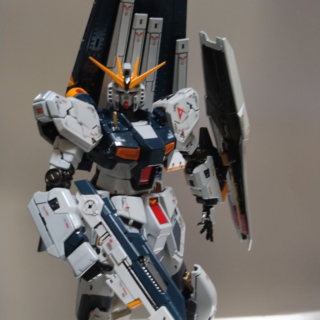 どんな機体でもではないですが！主役クラスのモビルスーツは、なんか光沢にハマってました！（笑）