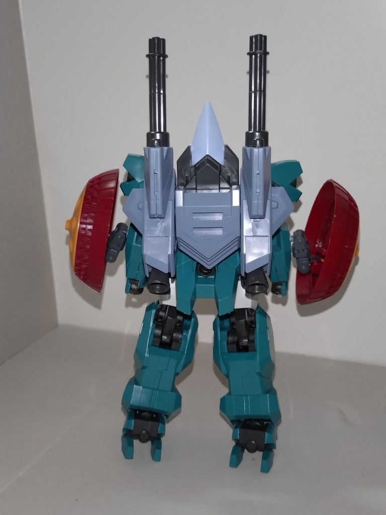 ルブリスウルの特徴であるビームガトリングガンを背部への固定武装とし、さらに両腕にはメガ粒子砲およびハイドボンブ投下器を兼ねたシールドを装備した。他にビームライフル、ビームサーベル、バルカン2門を持つ。