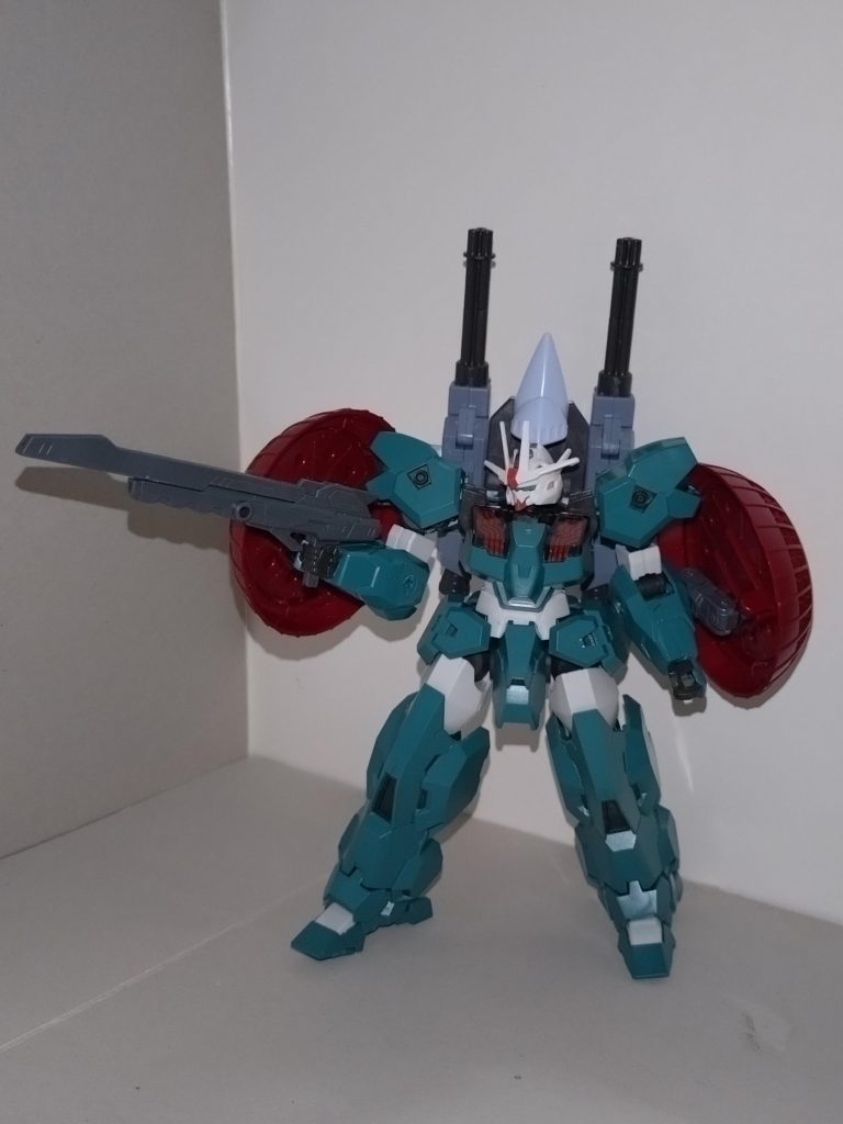 ビームライフルヴェールからイリスに再改造した際、取り回しを優先するため、ビームディフューズガンに代えて装備させたもの。