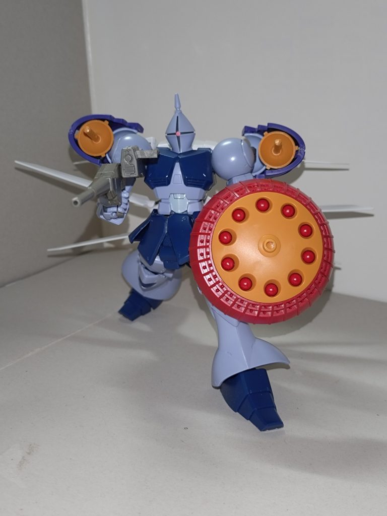 たえ「ビームサーベルの柄の部分は、ギャラクティックディフェンダー側のウェポンラックに取り付けた状態で、フォノンメーザー砲に変わります。これならフルバーストも余裕ですね」