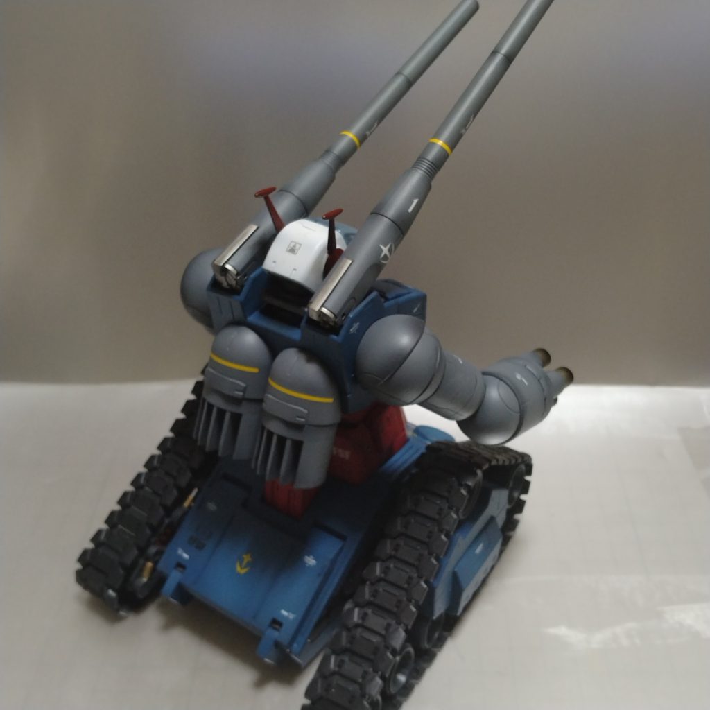 グラデーション塗装です！ウェザリングしてないので！綺麗すぎて違和感があるガンタンクです！（笑）