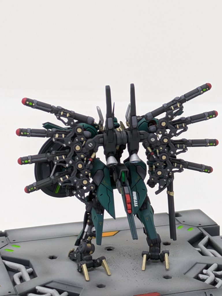 後ろはスラスターをプラ板で追加、これが限界😅