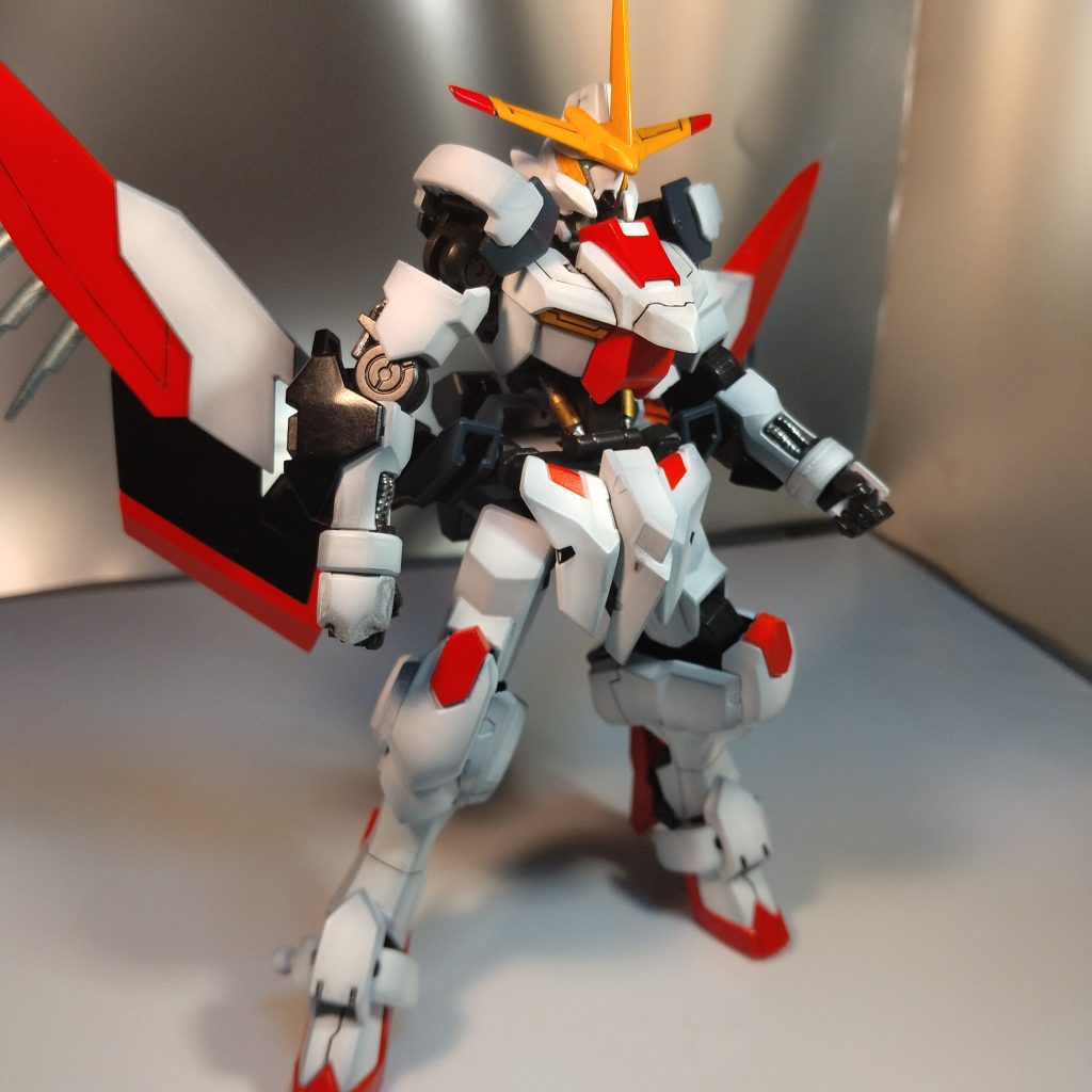 一応グラデーション塗装ですが、スジ彫りのイメージがわかずにちょい物足りなく感じます！