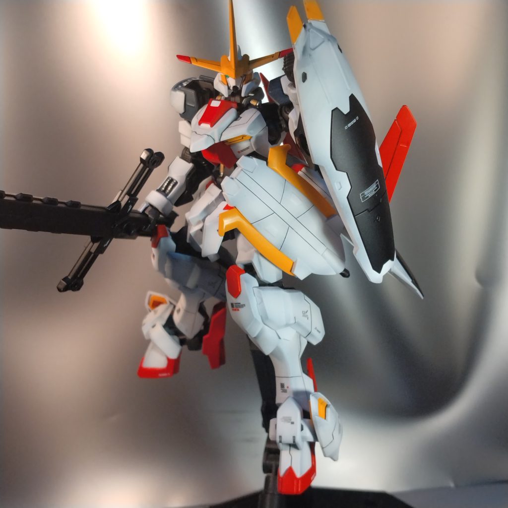 これこそ！余り知らないのに作った機体です！（笑）私は鉄血シリーズはバルバドス含め敵もほぼ作ったのですが！そこから派生した物は全く興味がありませんでした！これもたまたま目についたので！作りました！（笑）