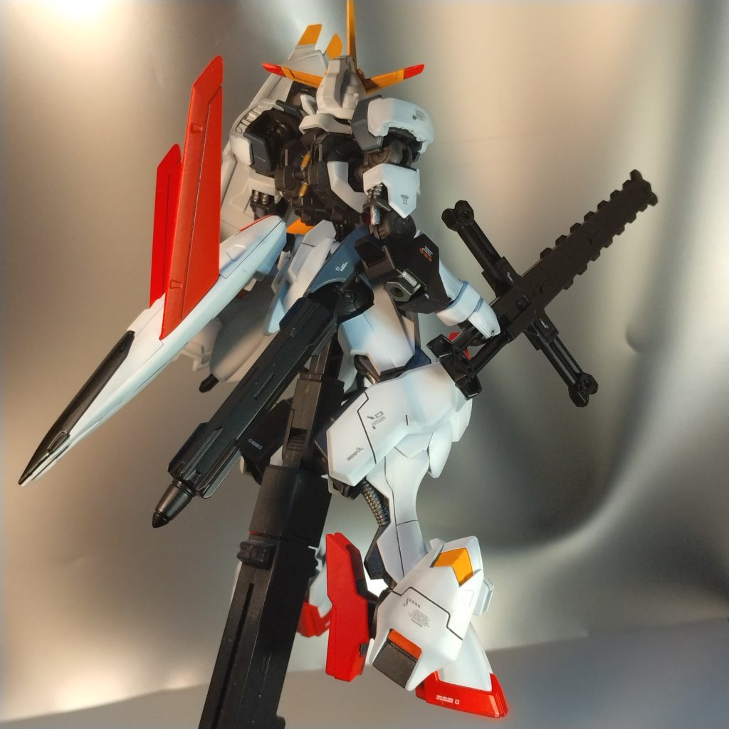 この機体！なんか立たせる時にバランスが取りづらく感じました！前のめりにするのか？どの状態が真っ直ぐ立ってるのか！ちょいわからなかったです！（笑）