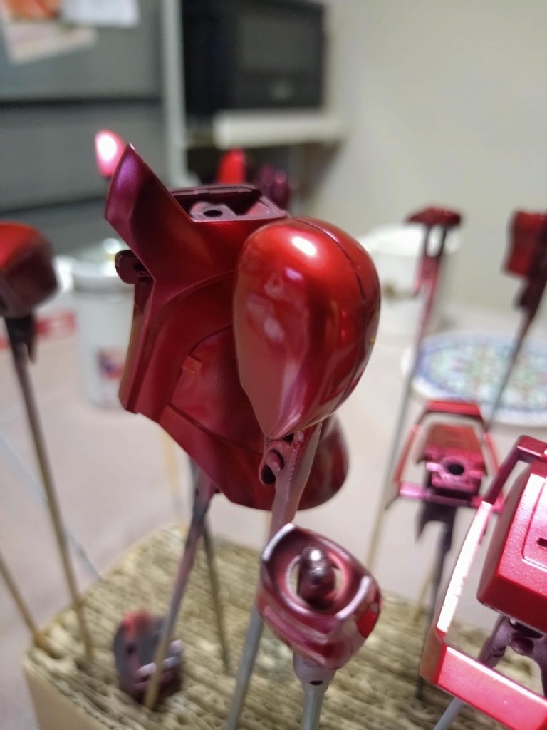 初キャンディ塗装で普段あまり自分の作例では無いグロス仕上げ、、乾燥時間とホコリの付着がすげー気になりますw