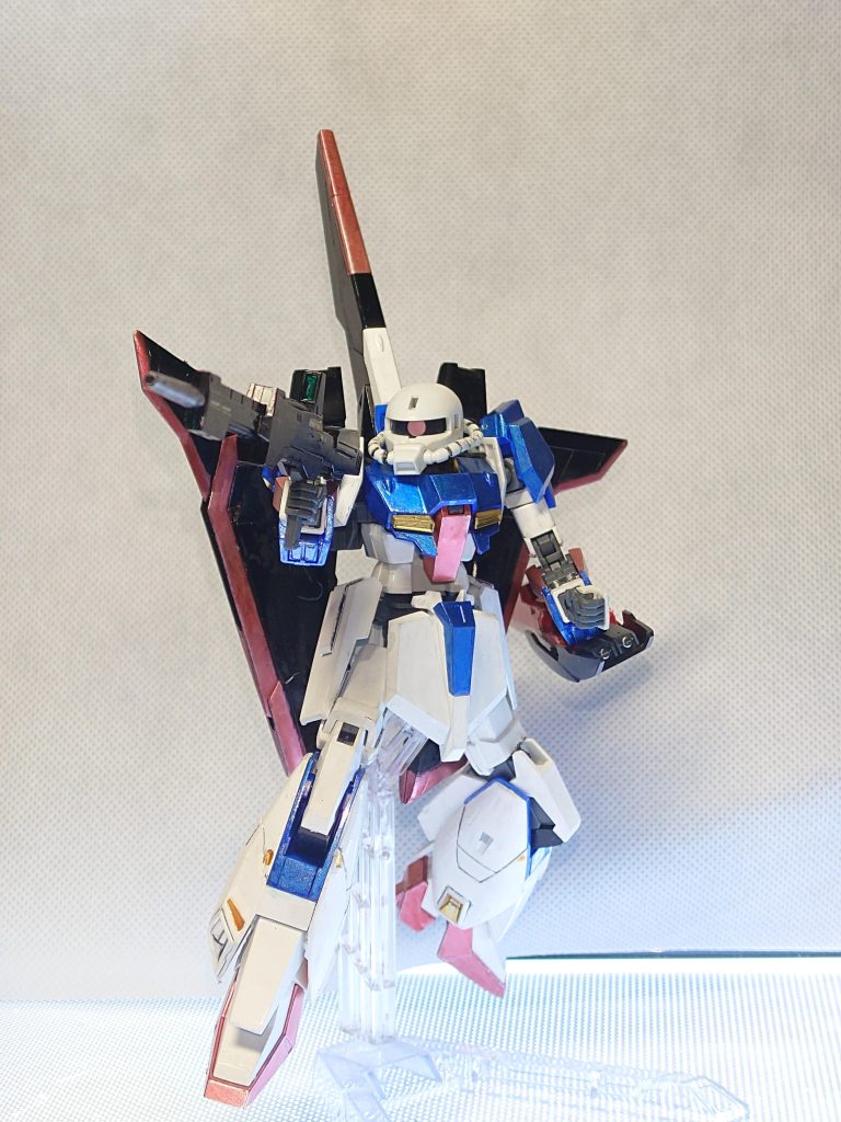 そういや、これ作ってなかった❗Ζザクするにはザクが必要、ただあたっかなぁと考えてたところ、そういえば昔買ったライオンズコラボのザクがいたと早速装着。ただし、緑頭じゃない白頭ー色的にあってるのはこっちなんだろうけど、やはり緑じゃないとだめですね。