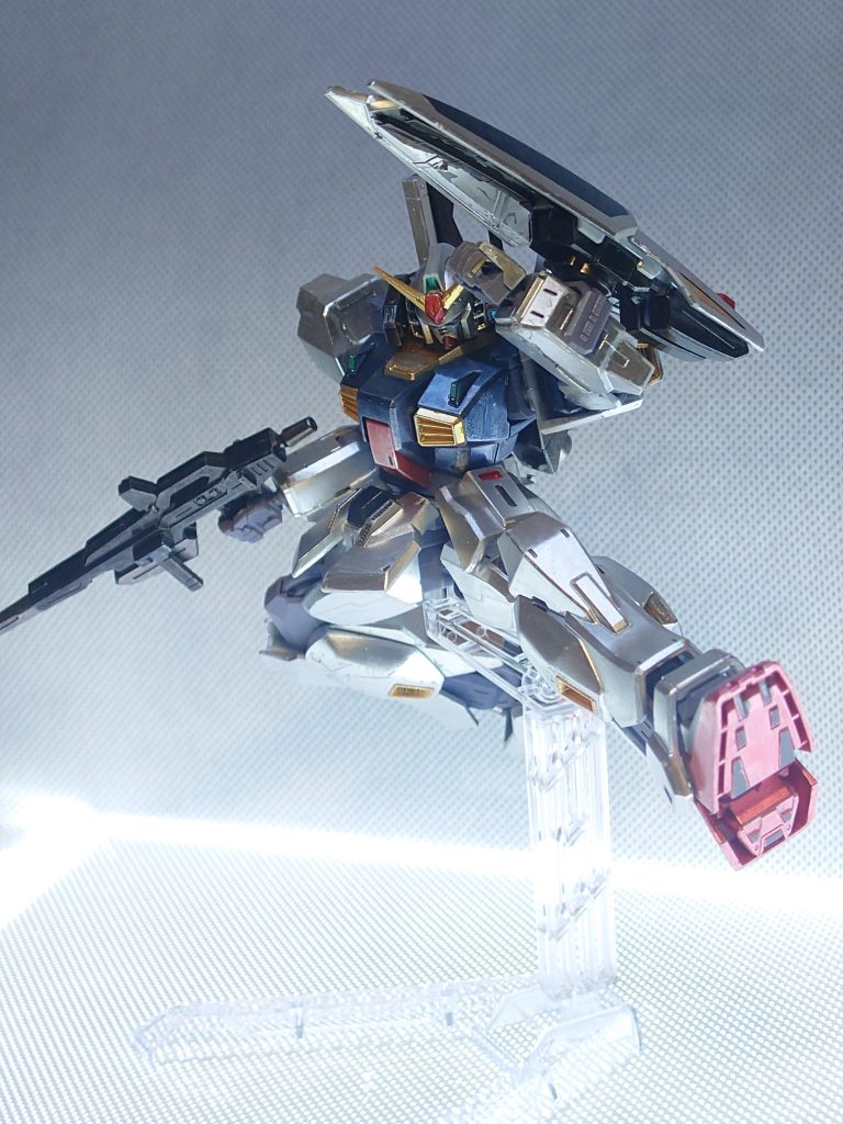 Mk-Ⅱってこんなカッコよかったっけ!?と、ポーズつけて遊んでておもったり。シンプルだからこそポーズが取りやすいんですかね。キックポーズ取ってみたらめちゃくちゃカッコイイじゃないですか!