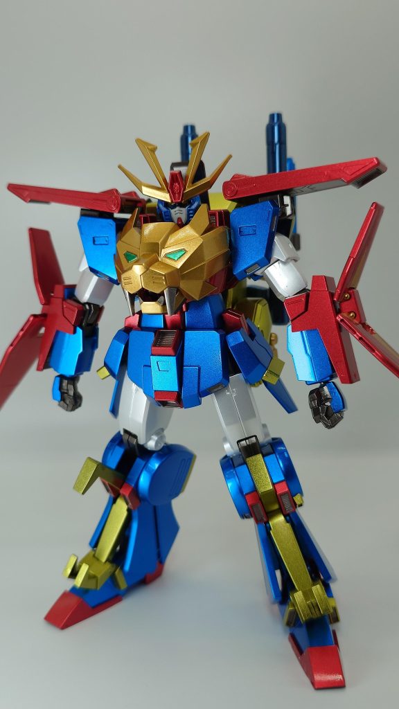 超合金魂のイメージ写真をベースに、個人的な好みも交えて色分けしてあります。赤・青・黄の部分はそれぞれガイアのプライマリーメタリックシリーズで、その他は金:スターブライトゴールド黒:ガンメタ白:パールシルバーで塗装しています。