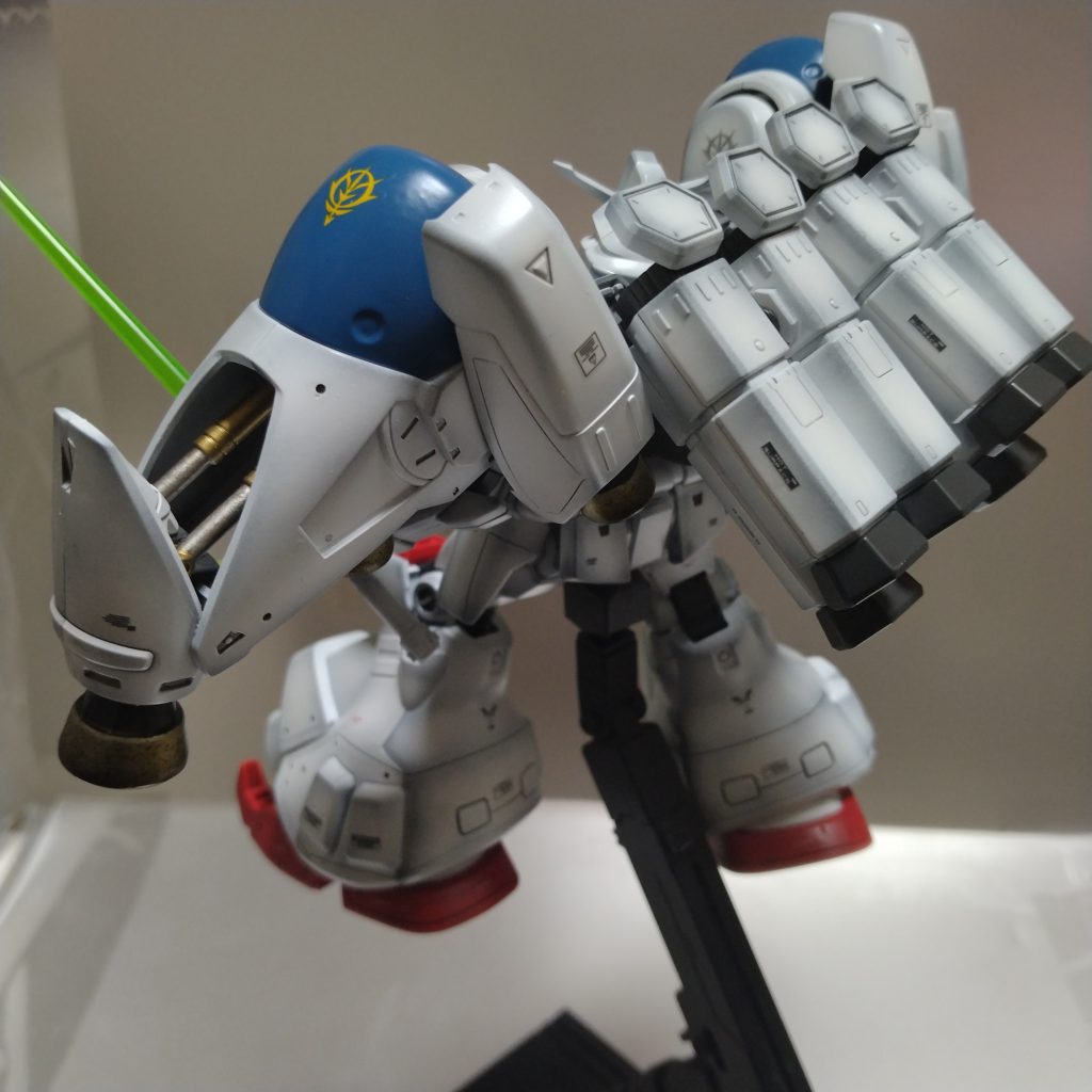 スジ彫りを少しとグラデーション塗装です！