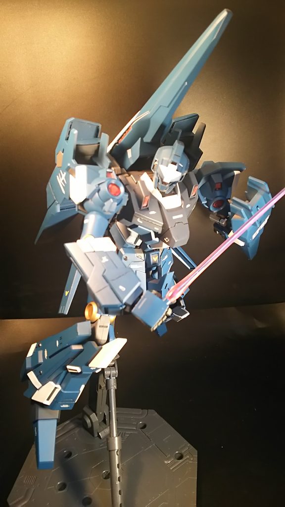 リゼルは好きなのですが！やはり作る側としてはゼータ同様に可変機はちょっと扱いづらいです！（笑）でもかなり昔に比べると強度はこのリゼルは可変機にしてはよい方だと思いました！