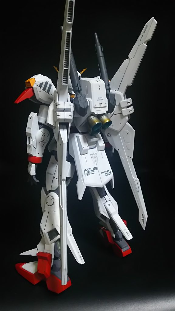 グラデーションにしようと思いましたが！なんかイメージが湧かなくて！（笑）結局は普通に塗装しました！