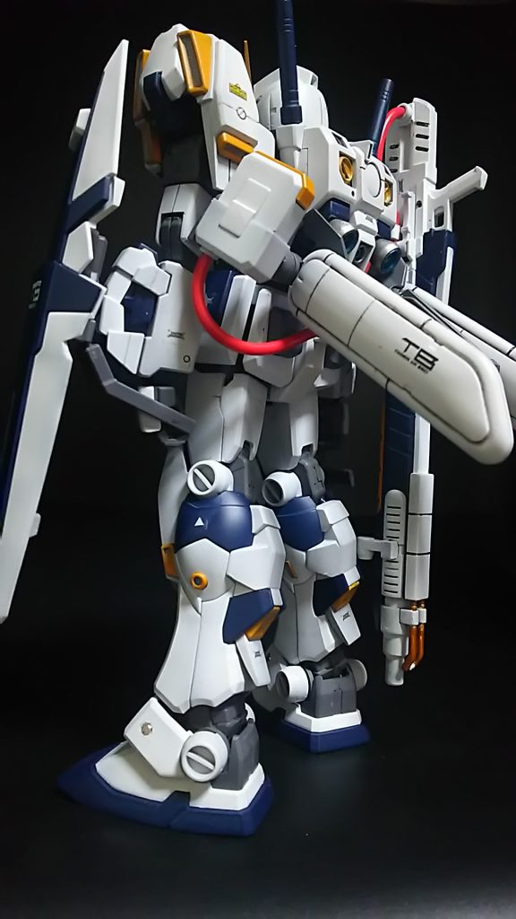 このキットも当時は何処にでも売れ残ってました!(笑)この機体の内容を知らない私は不思議でした!(笑)