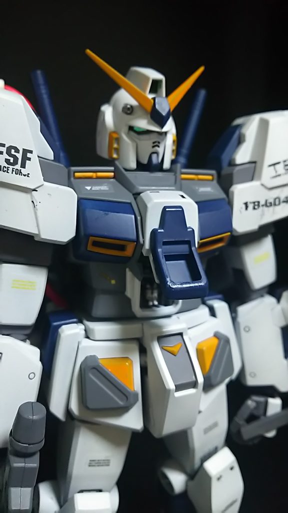 常にスジ彫りしたり、何かしら加工したりしてると!たまに何もせずに塗装して組み立てると!プラモデル本来の楽しさを取り戻す気がするのは!私だけでしょうか?(笑)