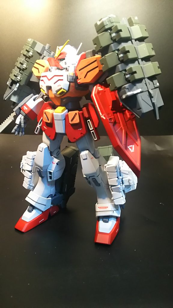 この武装でカラフルなカラーリングははたして合うのだろうか！（笑）