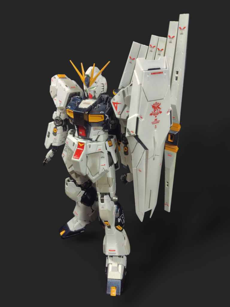 デカールも結構沢山ありましたが、バンダイのデカールは質がよく、安心してぺたぺた貼ることが出来ました。サザビーver.Kaも待ち構えて居ますので、また頑張りたいと思います！よろしくお願いします。