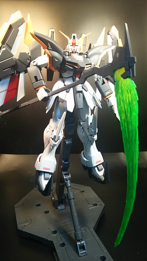 Wはウイングガンダムが大気圏外からバスターランチャー？ぶっ放すのが印象的で記憶に残ってます！後！全てのパイロットがちゃんと個性あって脇役でないところも良かったですね！（笑）