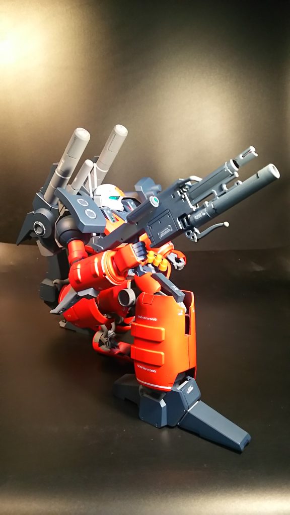 塗装は下地をオレンジ系でクリアレッドで仕上げてフラット仕上げのマットな感じです！光量にて色が変化します！