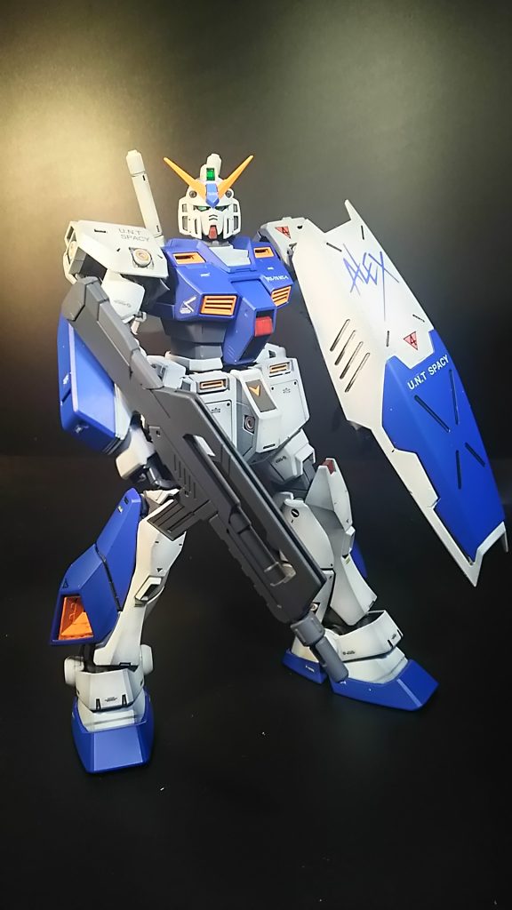 ニュータイプ専用の先駆け見たいな位置づけのMS何でしょうかね?(笑)