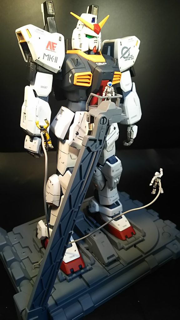 ちょいスジ彫りにメタル系でディテール追加してます!