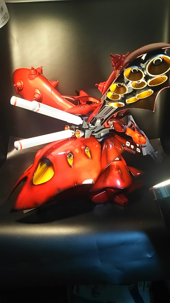 下地の影響を利用してクリア塗料で仕上げてるので光の加減で見え方が変わります!