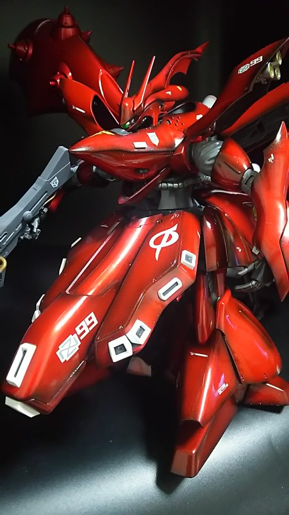 初めての製作だったので特に何もせずに塗装のみです!モノアイだけ変えてます!