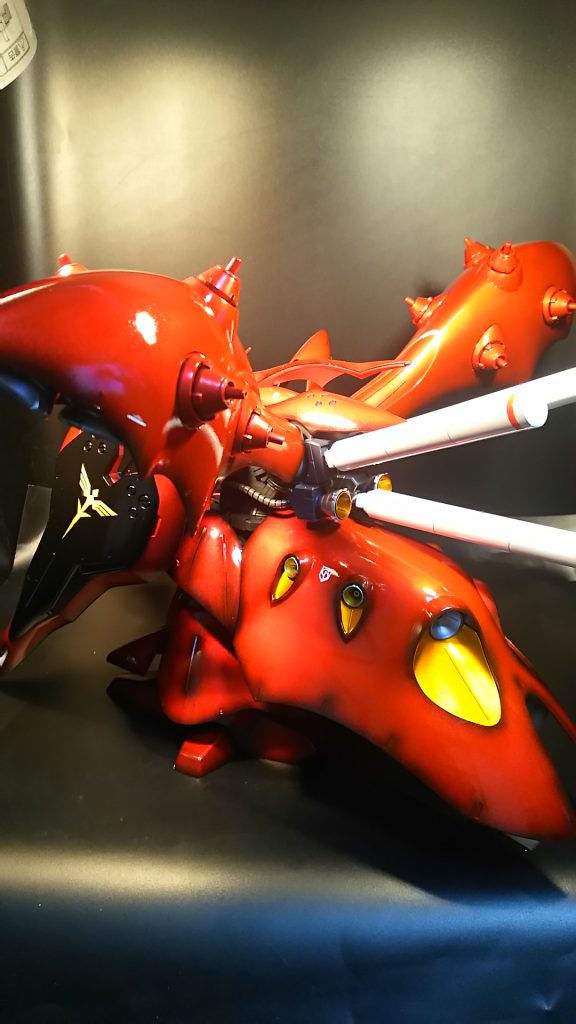 何故かサザビーやナイチンゲール等のシャアの上位機体は光沢にしてしまうんです!(笑)