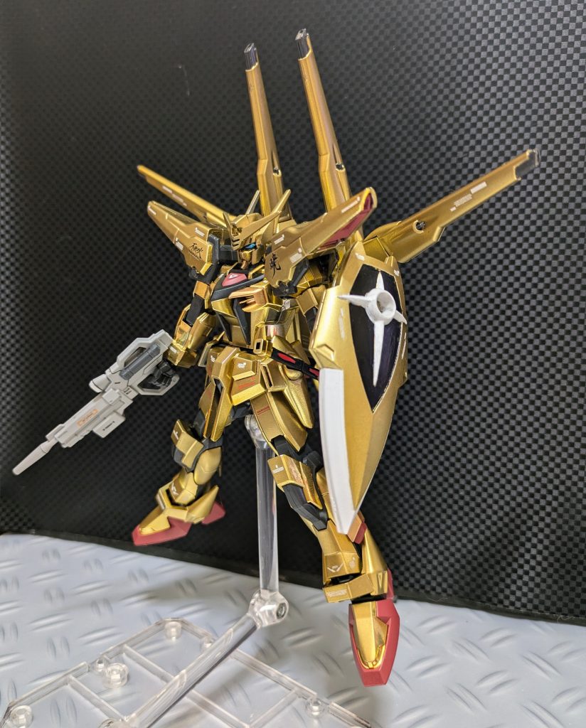 シラヌイアカツキガンダム–3枚目/制作者：@Ymarl1