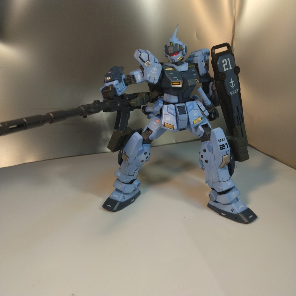 軽くグラデーションでデカールは手持ちの物を何となくで貼ってます！（笑）