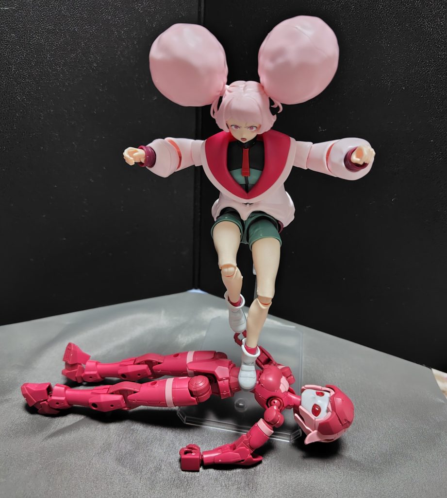 レイジング・オックス（キン肉マンスーパーフェニックス）本来はリングのロープで相手の両手両足を縛って動けなくしたところにハイジャンプをして相手の心臓部分を踏み付けるという残虐な技。