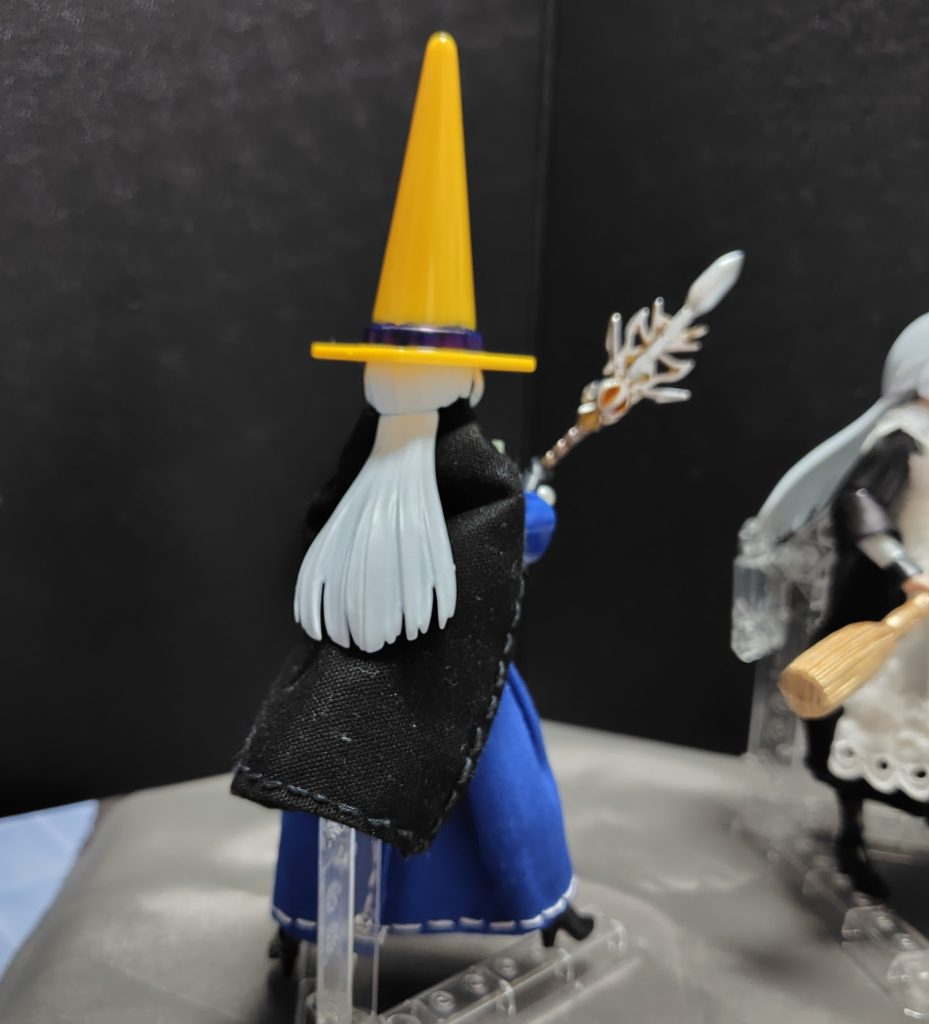 リアビュー後ろから見ても黒魔道士って感じになってるはずですけど、どうですか?