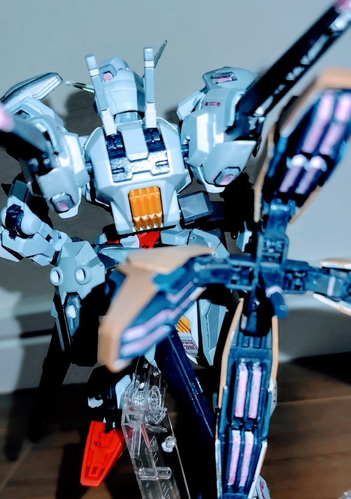 背面。ロッドを落としてブースター部が一つ折れかけているのはここだけの秘密。