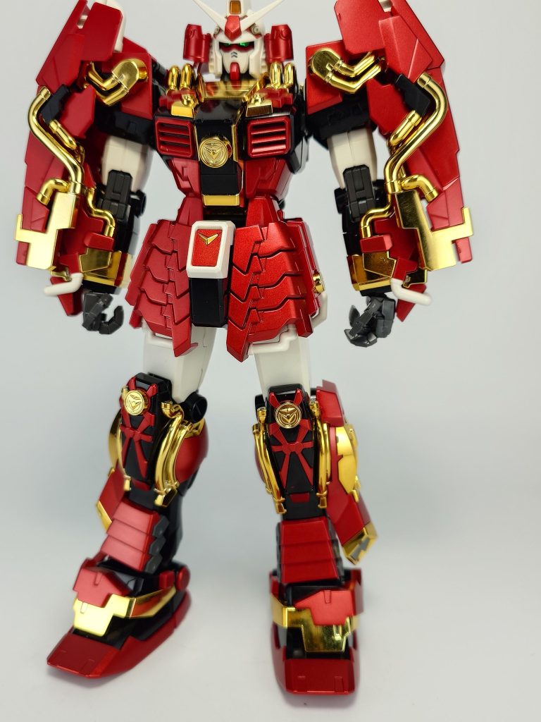 本体は朱のみガイアカラーの深紅それ以外は未塗装クリアコートのみです