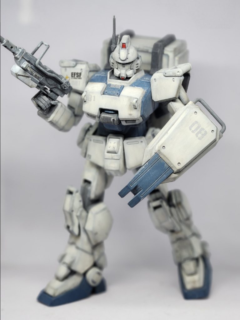 ポーズ１。甥っ子のジャンク改修なもので武器はこれ一択しかなかったです。でっかい武器があればもう少しポージングにバリエーションが増えたと思います。