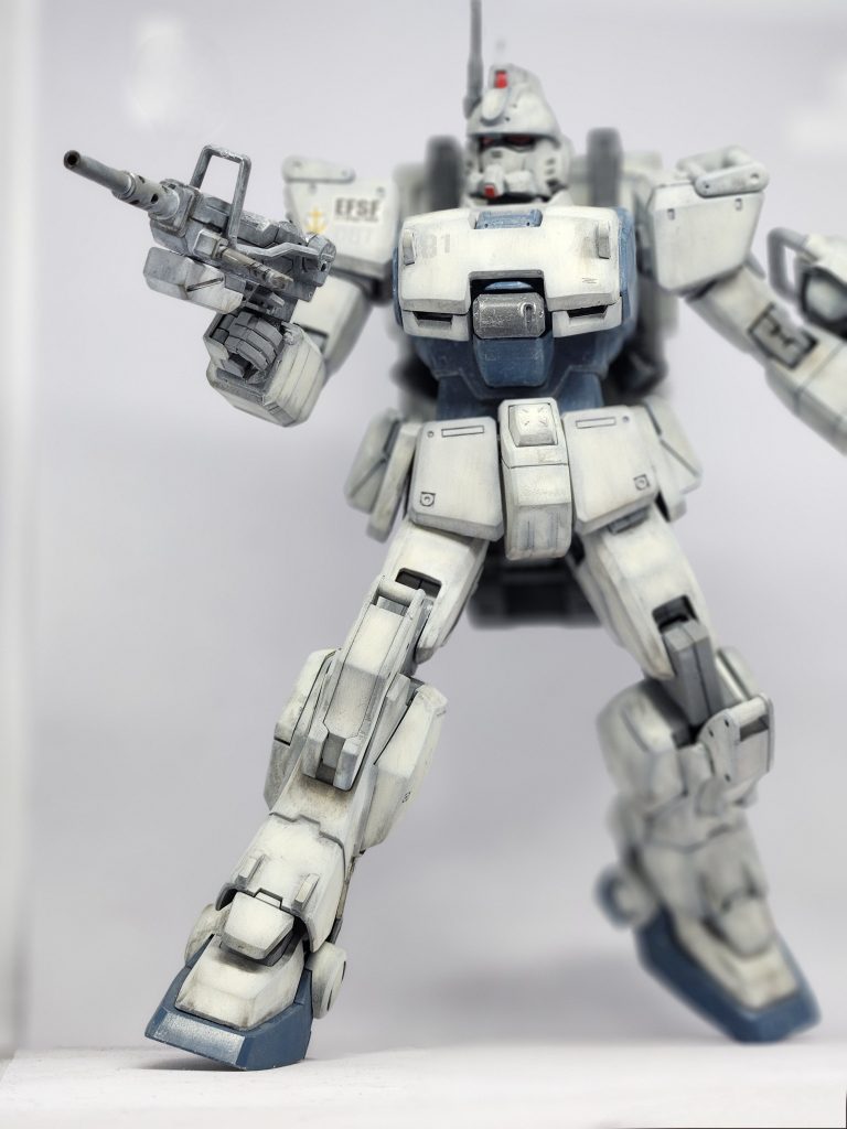 ポーズ２。まだやれるコトあった気もするが、プチ完成すると我慢出来ない質で気持ち途切れます(笑)課題がいっぱいでしたが、MGもEZ-8も好きになりました。結局ガンプラはなに作っても愛が入るって❗これをきっかけに作品見ることだってあるって❗