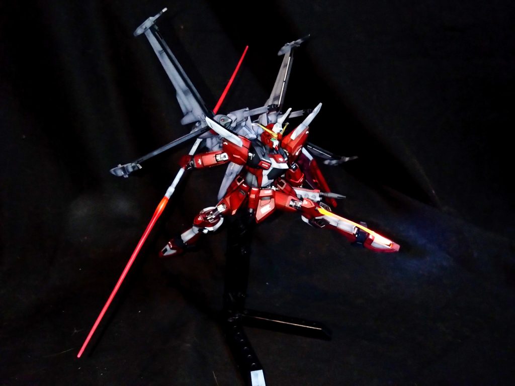 インジャといえばビーム蹴りなイメージが付いてますね（笑）今回は足の角度を調整できる構造になってたんで遊びが広がりますね👍