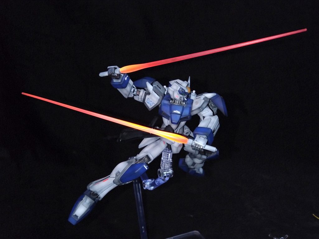 無印SEEDのデュエルの一番好きなシーンですね、ついつい撃破用のフォビドゥンが欲しくなりました(^_^;)劇中でもスカッとしたシーンなんで再現したジオラマも作りたいな〜