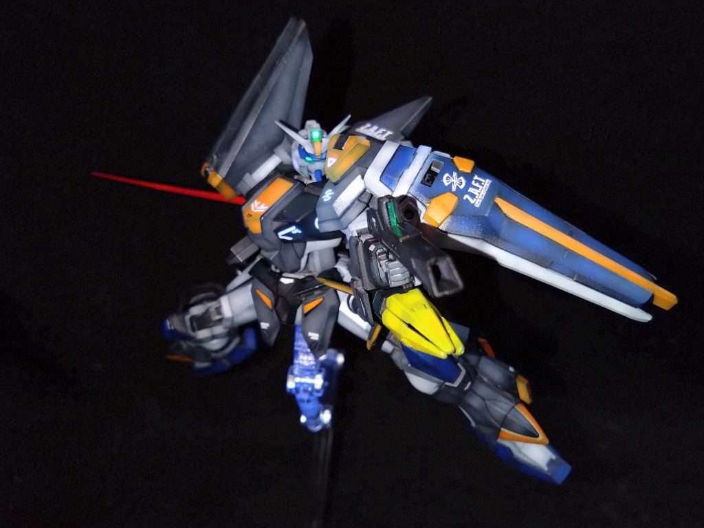 素のままだと干渉の加減でポージングにやや難ありなキットでしたがやっぱかっけ~ですね😁デュエル自体が元がシンプルな分外装を付けたり少し武装変更するだけで印象が変わる良い素体だと改めて思いました👍