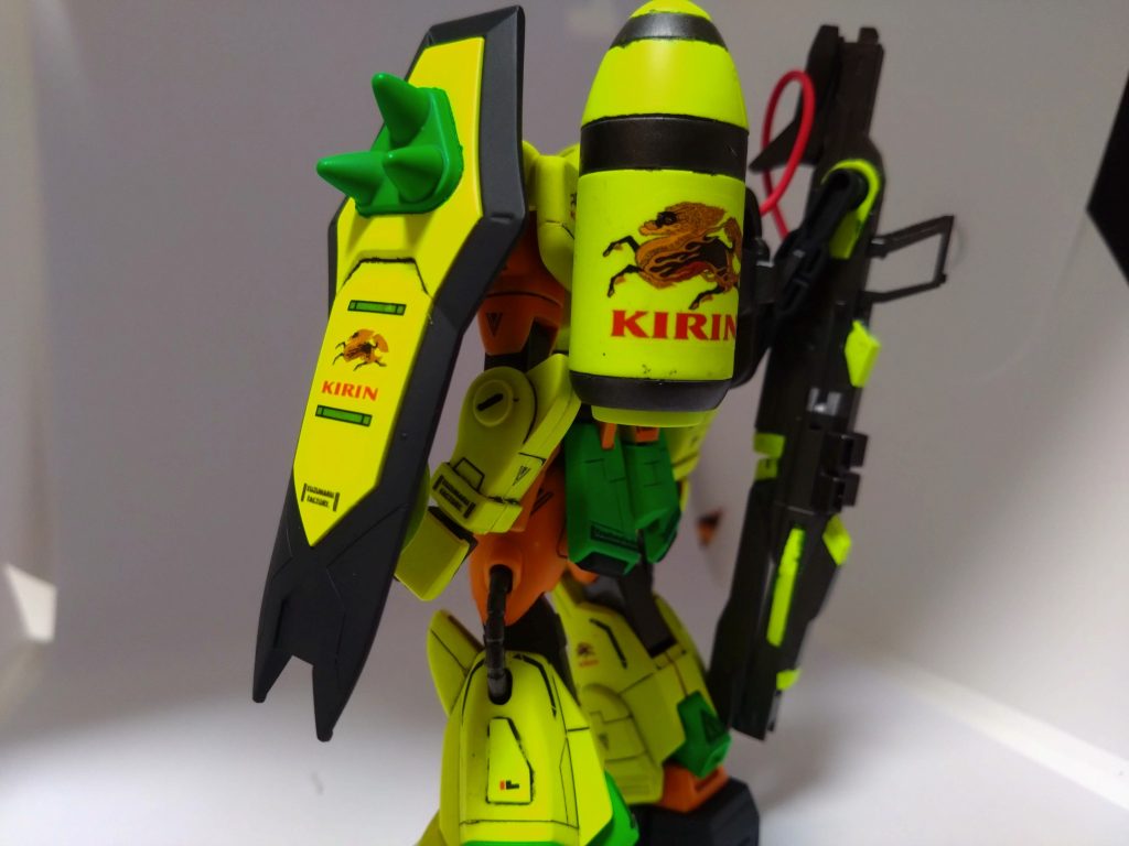 まぁこんな事したのはコレがアレにしか見えなかったので。蛍光イエローが写真でハレーション起こしてしまう。拙い写真技術が悔やまれます。