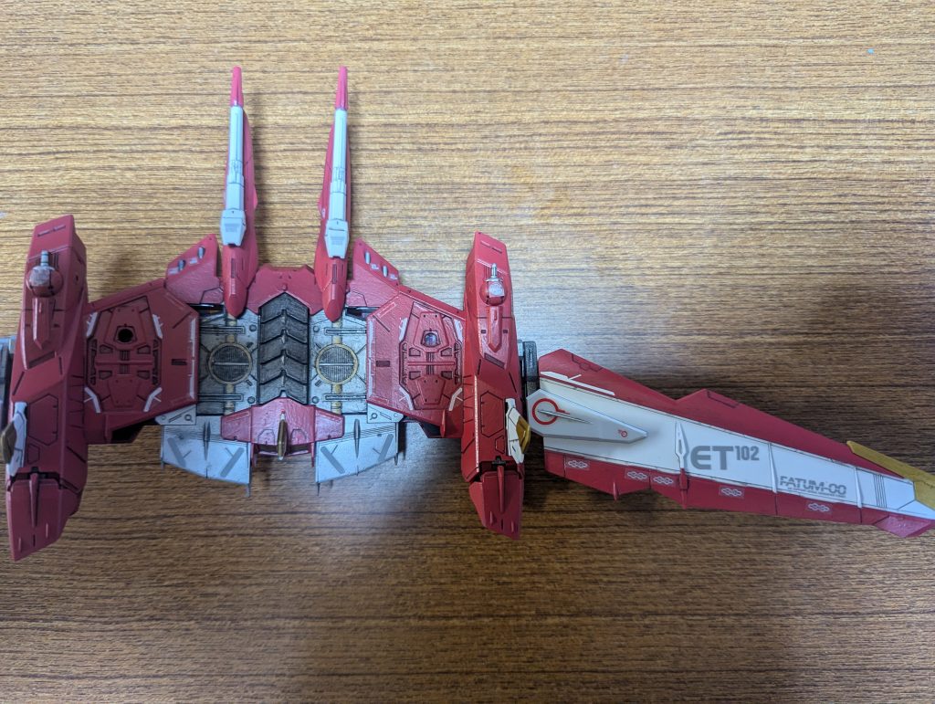 細かく金色を入れると重厚感出ますね 