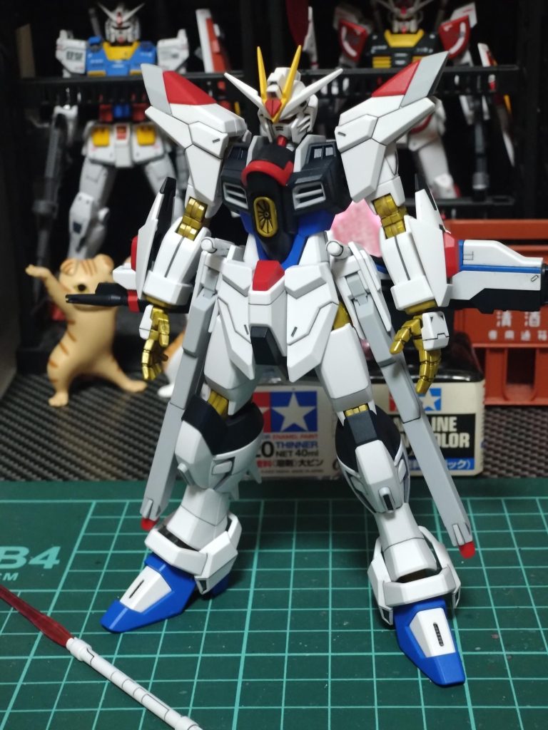 スミ入れや部分塗装をしながら本体まで完成。