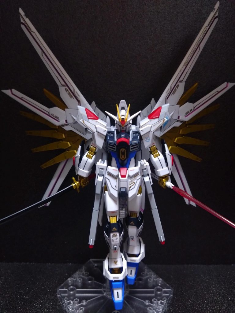 箱絵や取説を元にポージングしました。