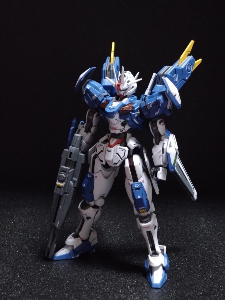 エスカッシャンパーツを各部へマウント。